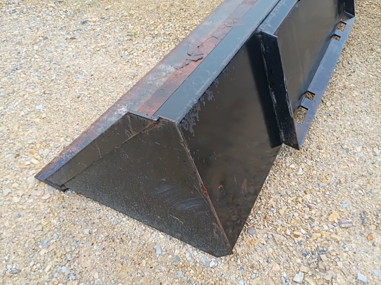 #24749-•-84"-smooth-bucket-skid-steer-attachment-image-9