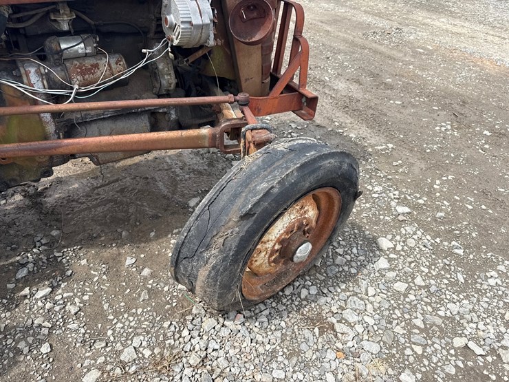 massey-ferguson-135-image-13