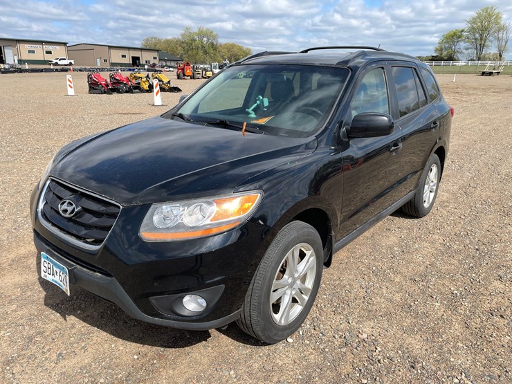2011-hyundai-santa-fe-image-1