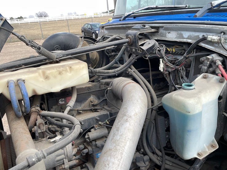 1994-ford-l9000-image-17