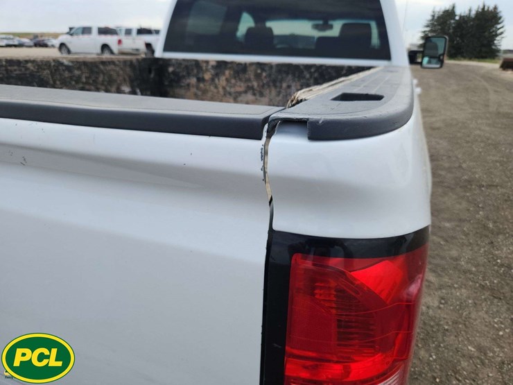 2017-gmc-sierra-2500hd-image-34