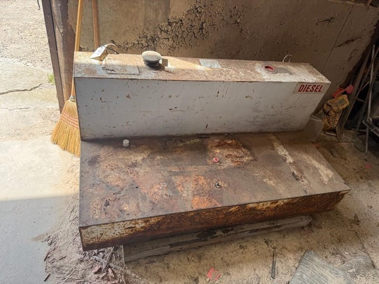 105gal-diesel-fuel-tank-image-3