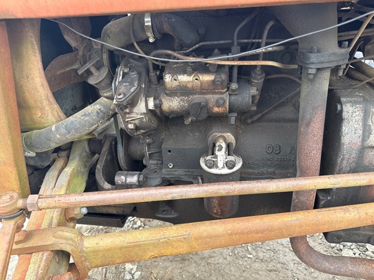 massey-ferguson-135-image-16