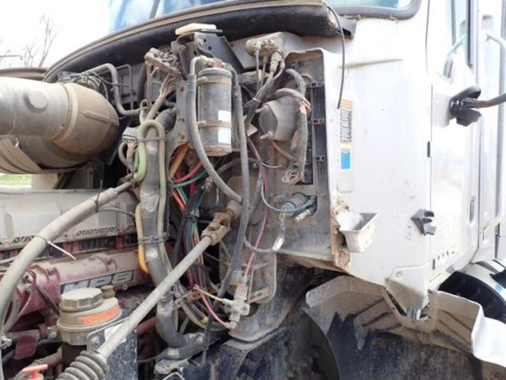 2016-mack-cxu613-t/a-hiway-tractor---sleeper---1m1-image-45