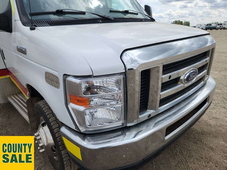 2017-ford-e450-image-56