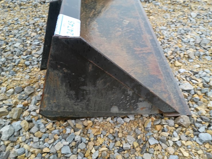 #24745-•-72"-smooth-bucket-skid-steer-attachment-image-10
