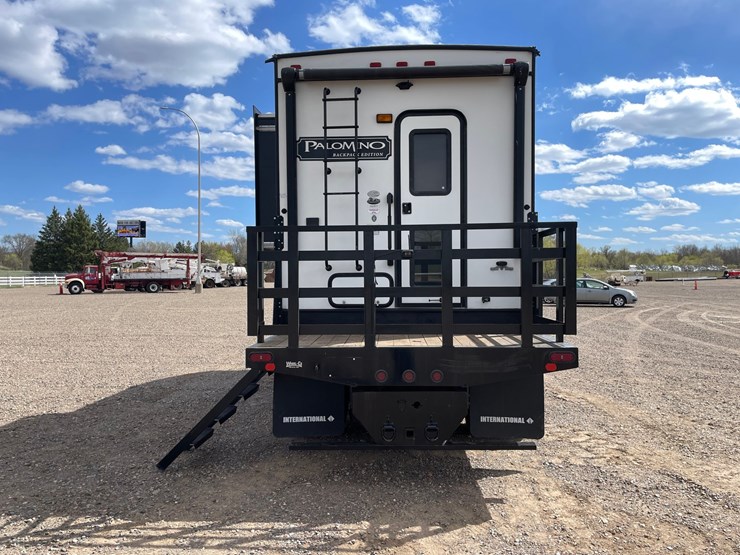 #1305-•-2011-durastar-international-camper-truck-image-4