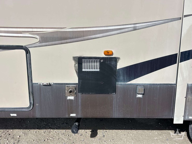 2013-forest-rive-brookstone-310ls-5th-wheel-t/a-travel-trailer-image-46