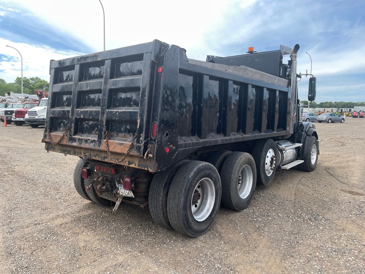 #1319-•-2011-freightliner-dump-truck-(has-mn-title)-image-5