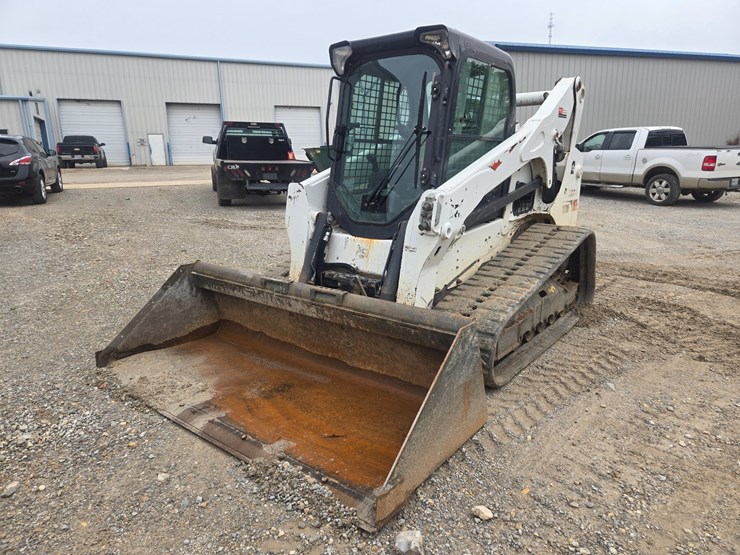 2023-bobcat-t770-image-1