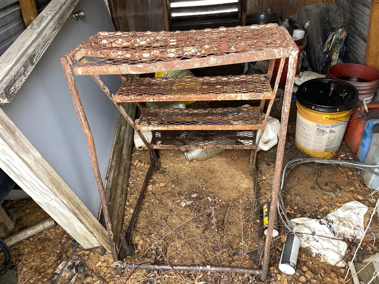 #2821-•-shed-with-contents-(g)-image-2