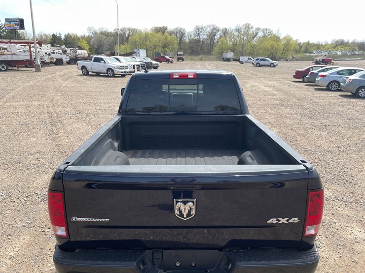 2015-dodge-1500-image-13