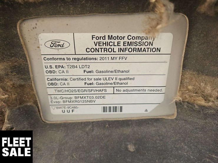 2011-ford-escape-image-38