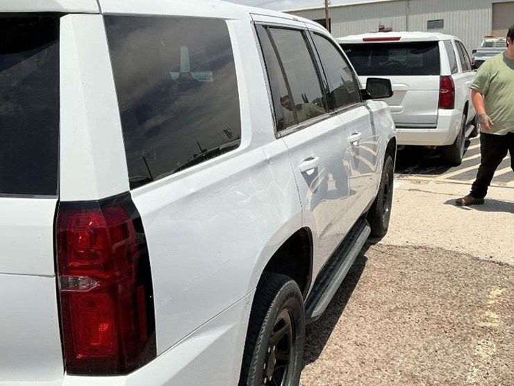 2019-chevrolet-tahoe-image-3
