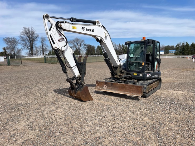 2019-bobcat-e85-image-1