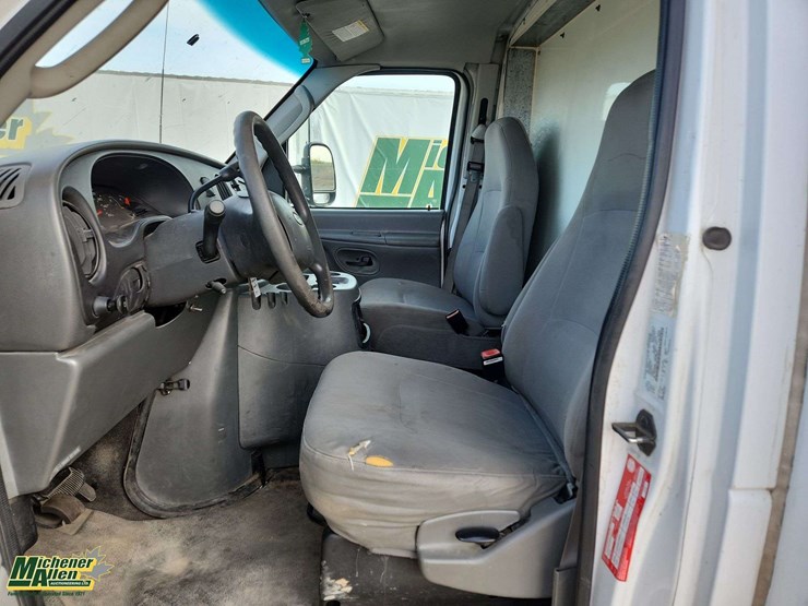 2005-ford-e450-image-13