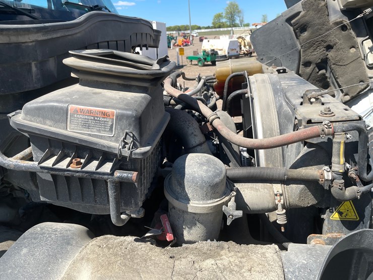 2013-international-durastar-4400-image-21