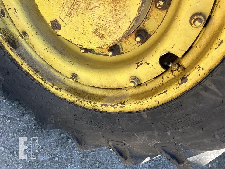 1990-john-deere-4755-image-11
