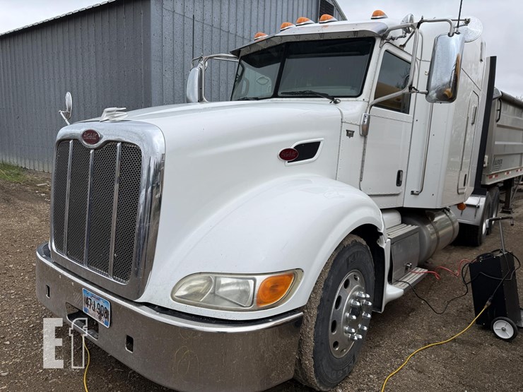2012-peterbilt-386-image-2