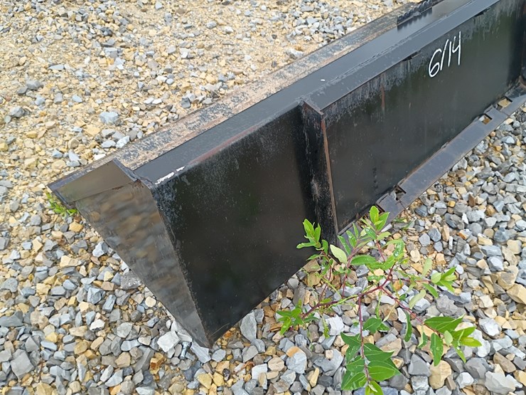 #24750-•-78"-smooth-bucket-skid-steer-attachment-image-8