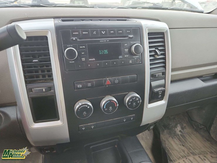 2011-dodge-3500-image-7