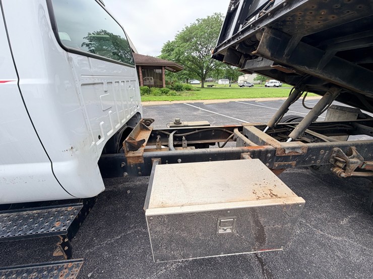 2004-ford-f650-image-46