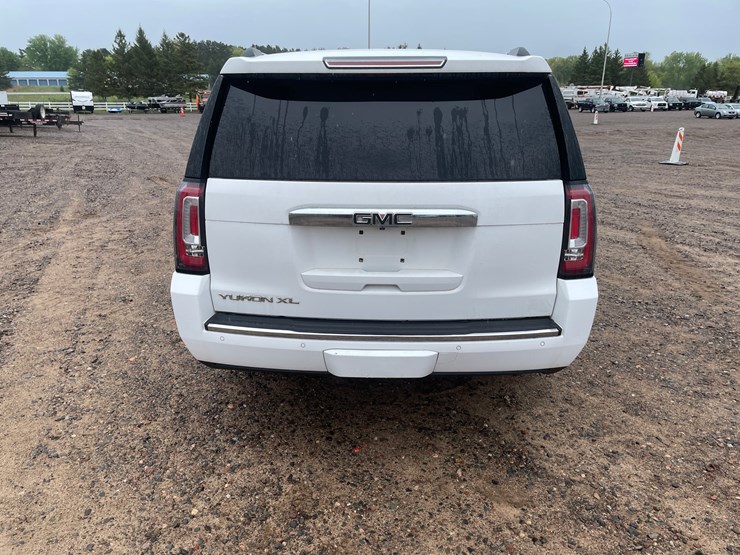 2015-gmc-yukon-denali-image-4