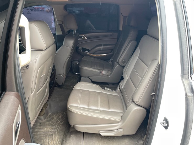 2015-gmc-yukon-denali-image-21