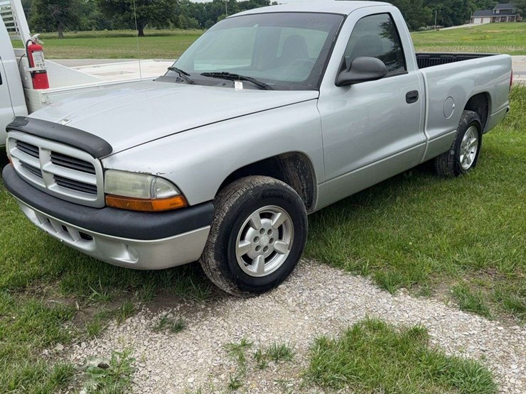 2001-dodge-dakota-image-1