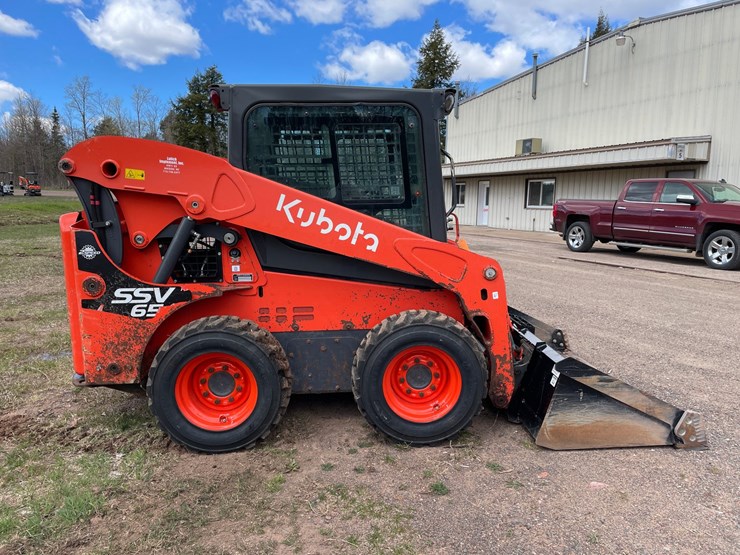 2022-kubota-ssv65-image-6
