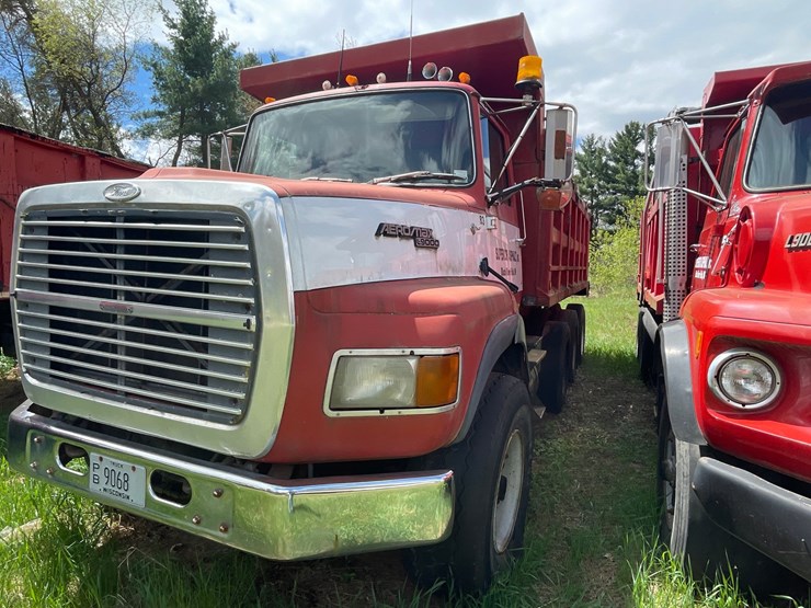 1989-ford-l9000-image-3