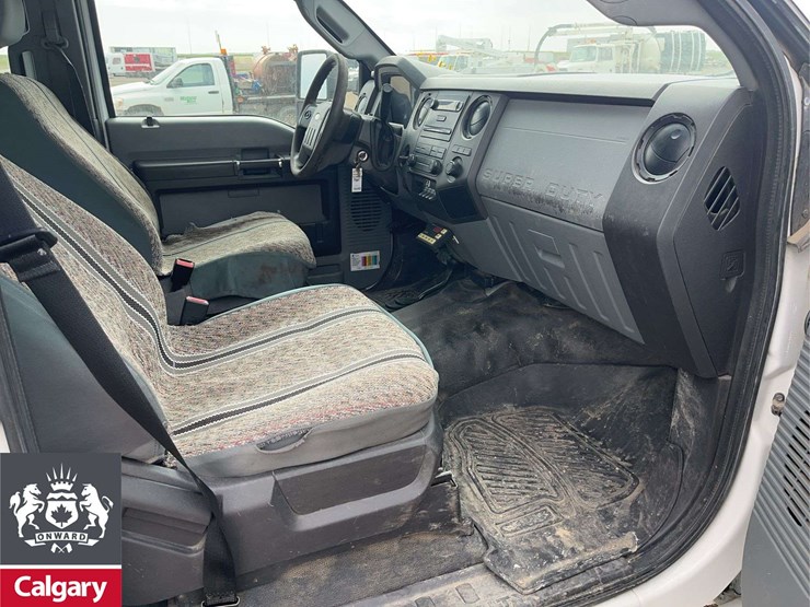 2011-ford-f550-image-17