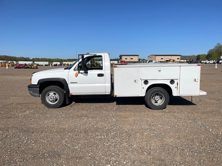 2007-chevrolet-3500-image-2
