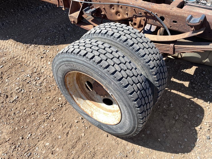 2000-ford-f550-image-12