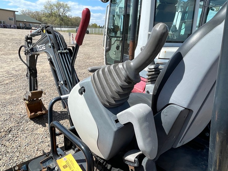 deere-17g-image-34