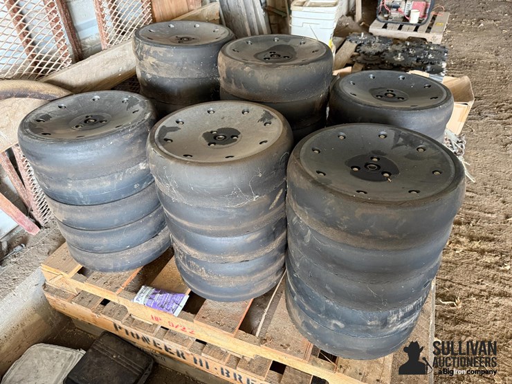 planter-gauge-wheels-image-1