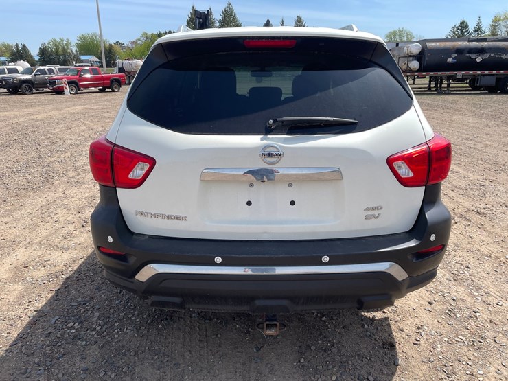 2017-nissan-pathfinder-image-4
