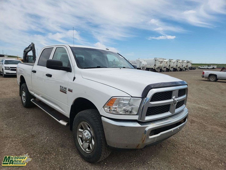 2017-dodge-2500-image-2