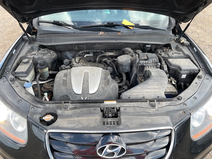 2011-hyundai-santa-fe-image-34