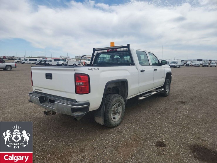 2015-gmc-sierra-2500hd-image-4