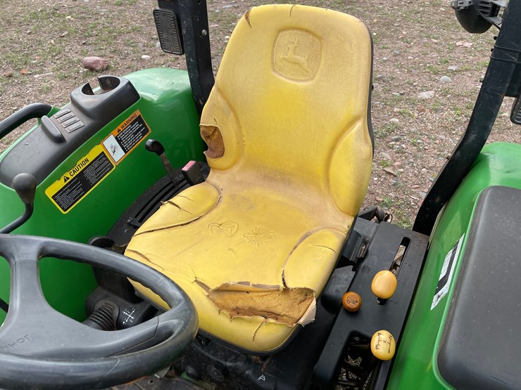 2005-john-deere-4120-image-37