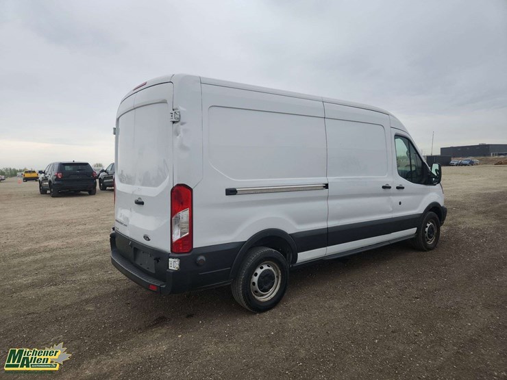 2016-ford-transit-image-4