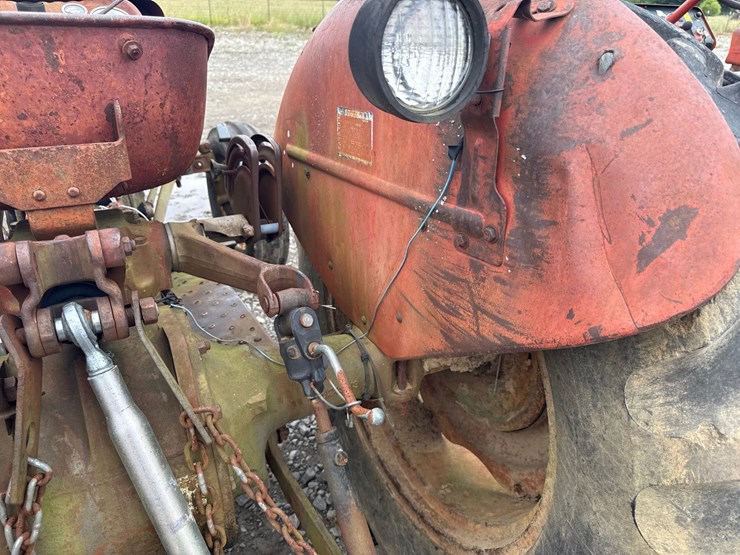 massey-ferguson-135-image-8