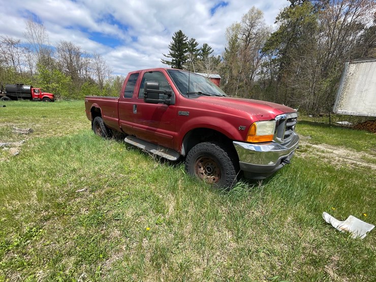 #2876-•-2001-f250-super-duty-truck-(no-title,-for-parts)-(or)-image-2