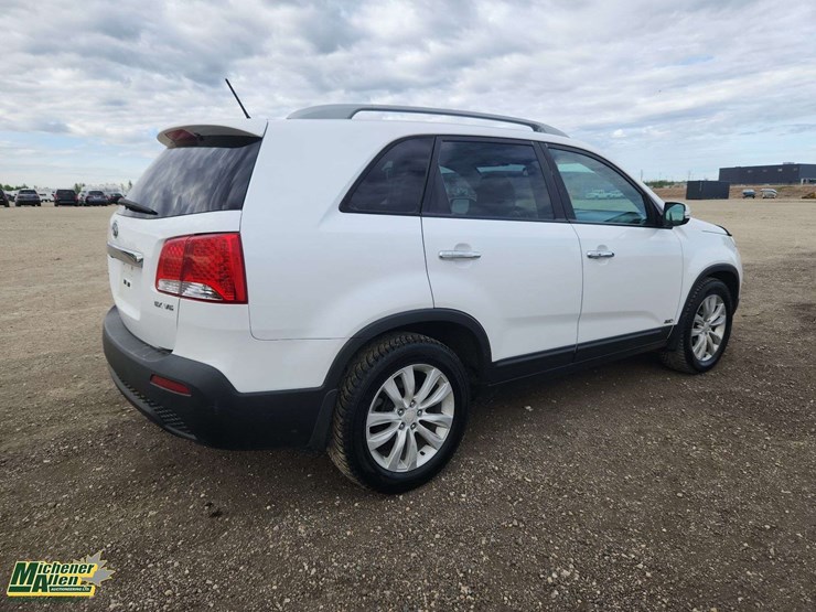 2011-kia-sorento-image-4