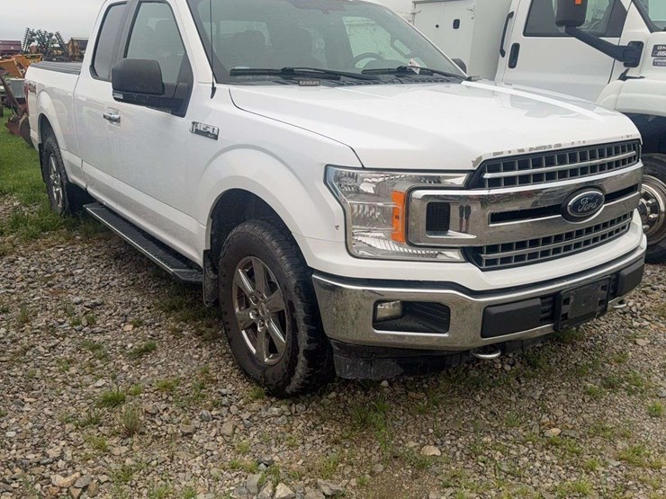 2018-ford-f150-xlt-image-2