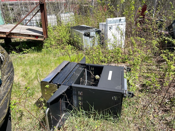 #2831-•-scrap-iron-pile-(or)-image-3