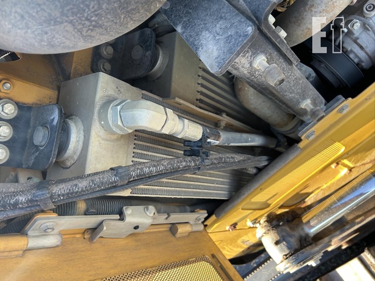 2017-deere-700k-xlt-image-52