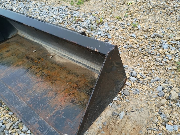 #24753-•-72"-smooth-bucket-skid-steer-attachment-image-7