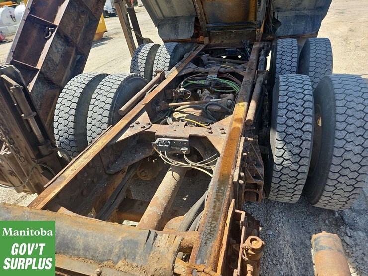 2011-international-workstar-7600-image-16